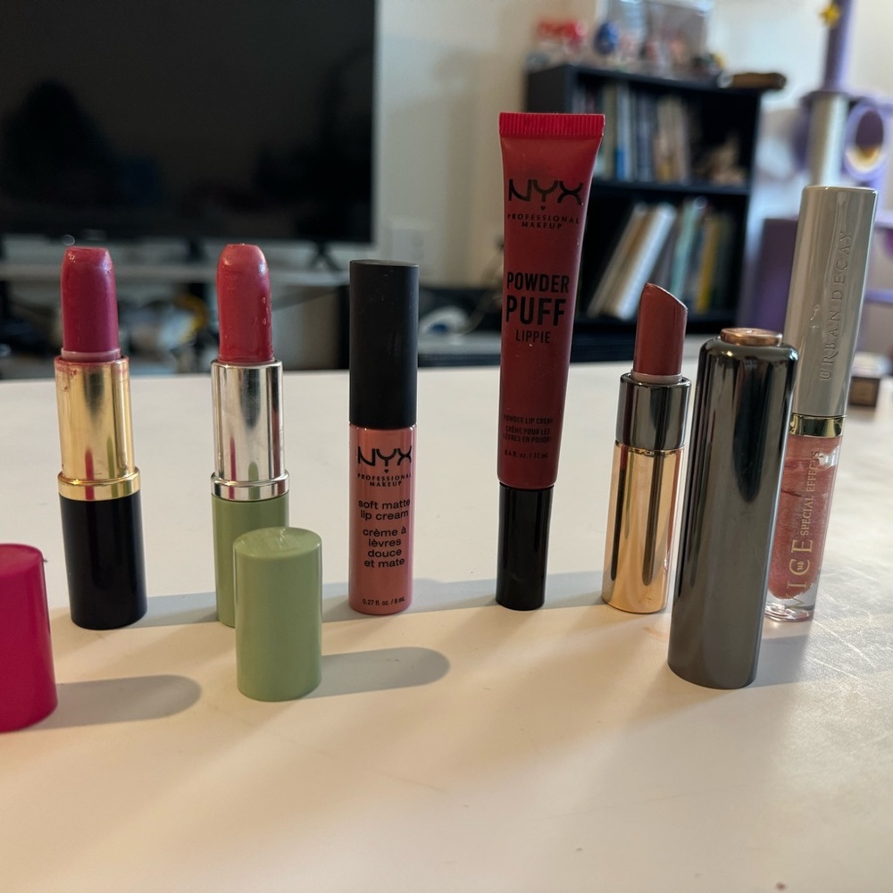 Six Lipticks